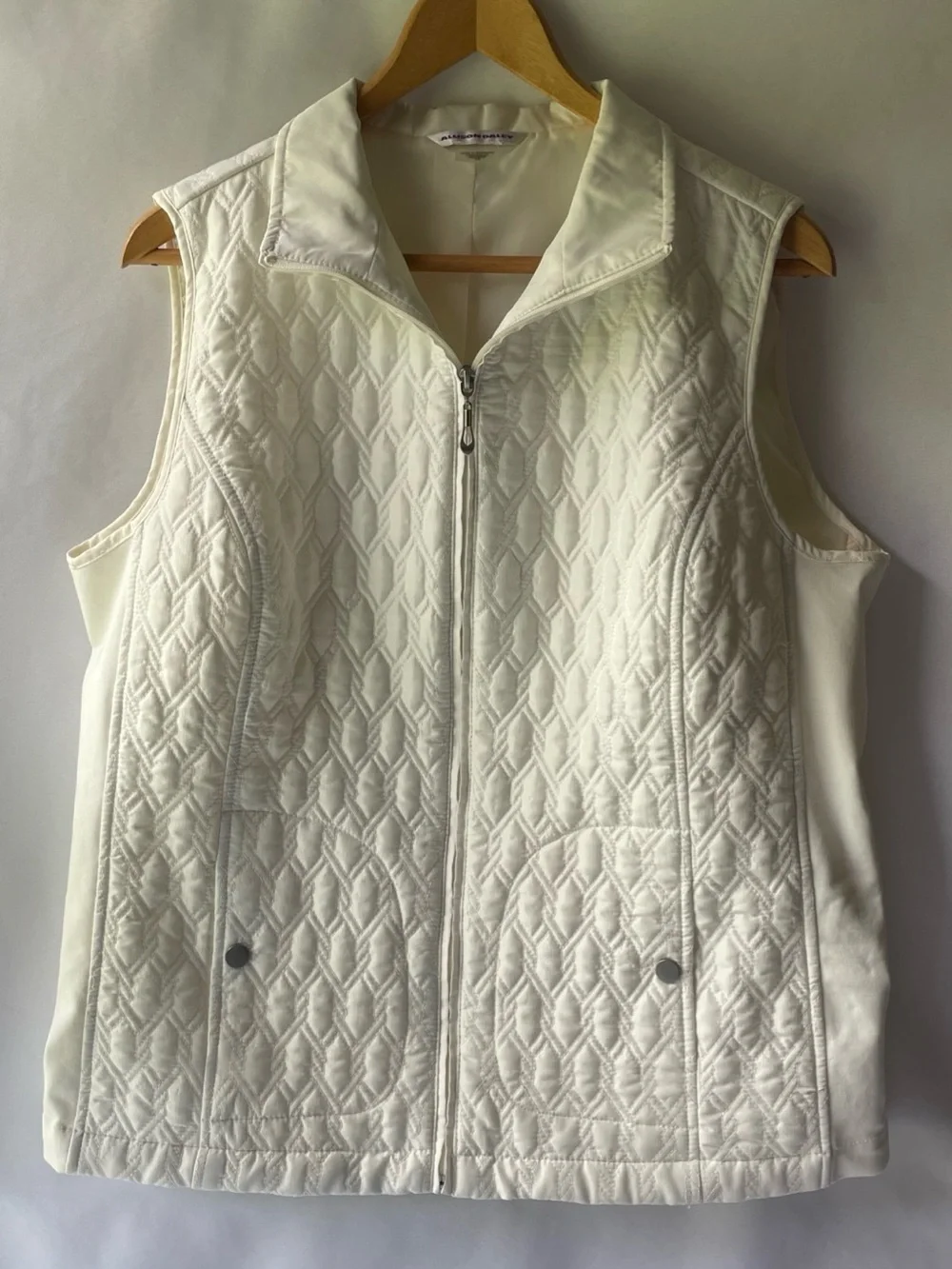 Allison Daley Cream Quilted Zip-Front Women’s Vest